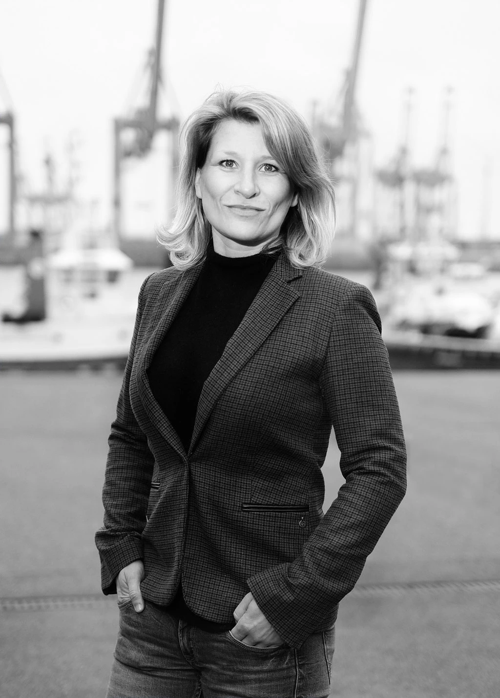 portrait-businessfrau-hamburg-tina-taege_business-fotografie